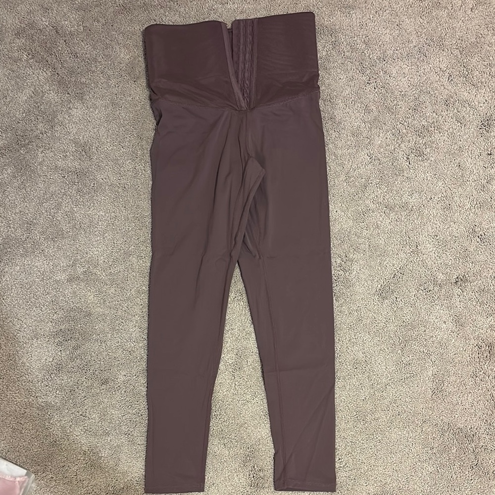 Purple High-Waisted Leggings with Wide Waistband